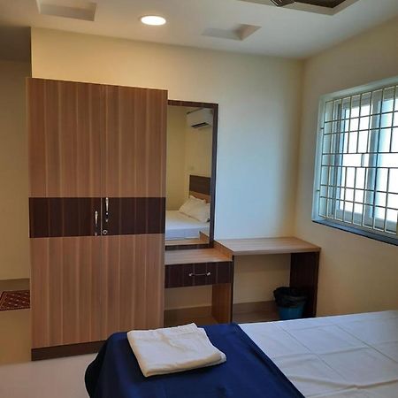 Grk Residency Hotel Guduvancheri Exterior photo